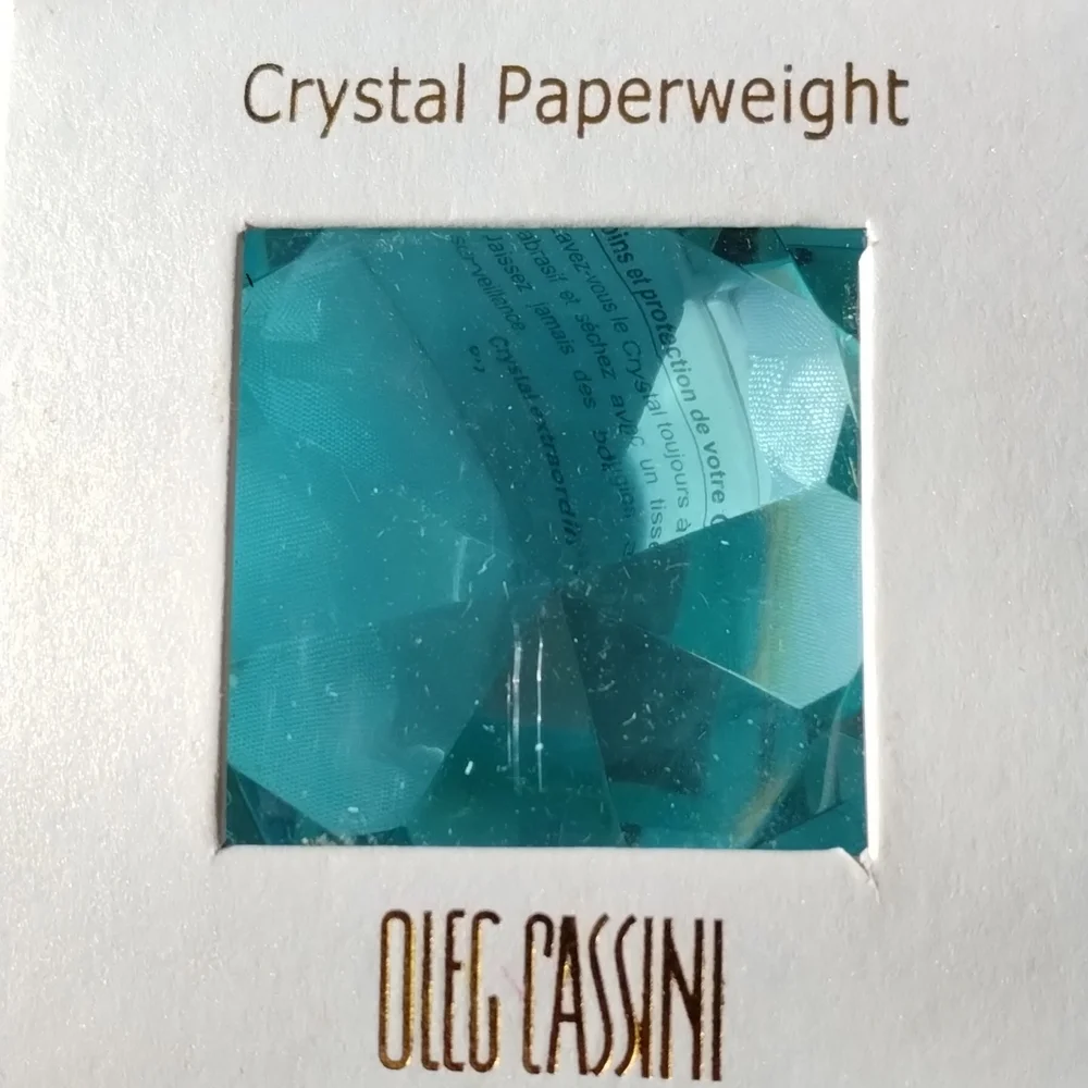 Stunning Oleg Cassini AQUA Blue DIAMOND Cut Crystal Paperweight - Picture 1 of 7